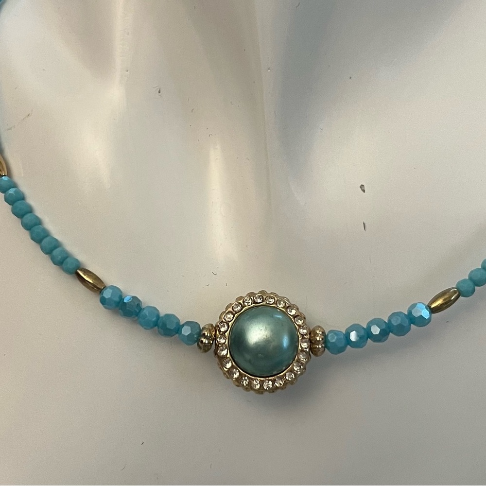 Turquoise Blue Gold Faceted Beads Choker Necklace W/Rhinestone Center Faux Pearl - Picture 5 of 10